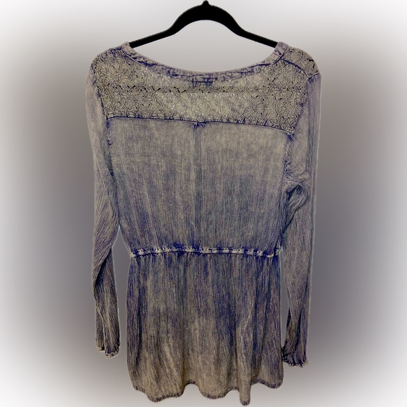 EarthBound XL WOMENS Blouse. Very delicate lightweight material - Picture 2 of 6